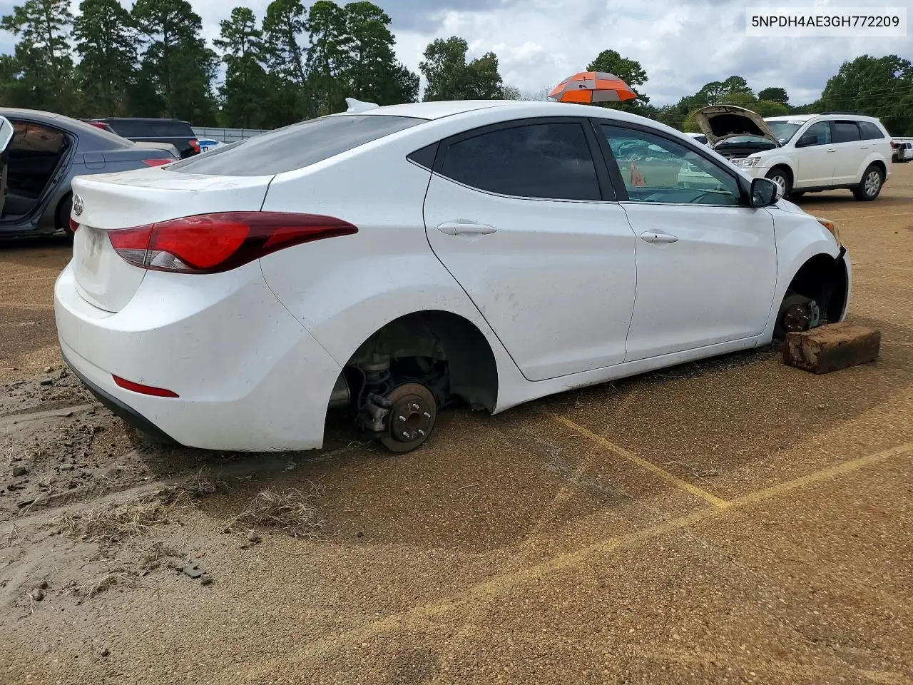 2016 HYUNDAI ELANTRA VIN 5NPDH4AE3GH772209 — фото 3