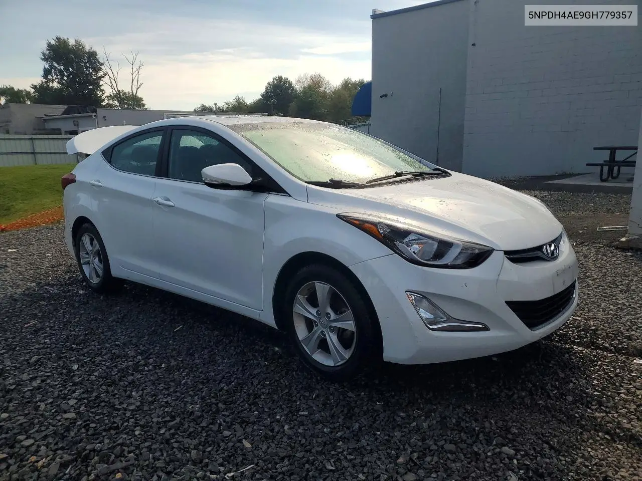 2016 HYUNDAI ELANTRA VIN 5NPDH4AE9GH779357 — фото 4