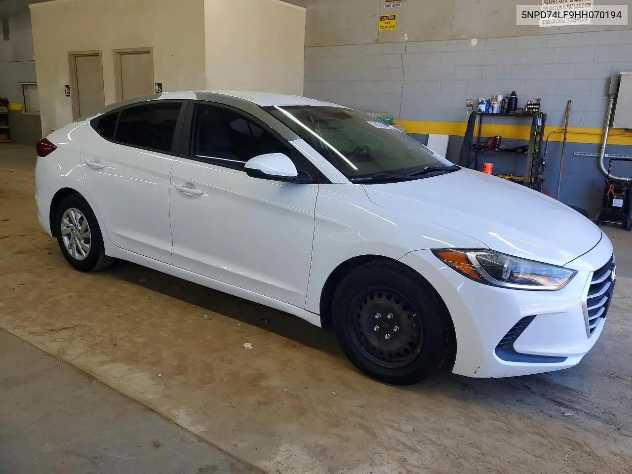 2017 HYUNDAI ELANTRA VIN 5NPD74LF9HH070194 — фото 4