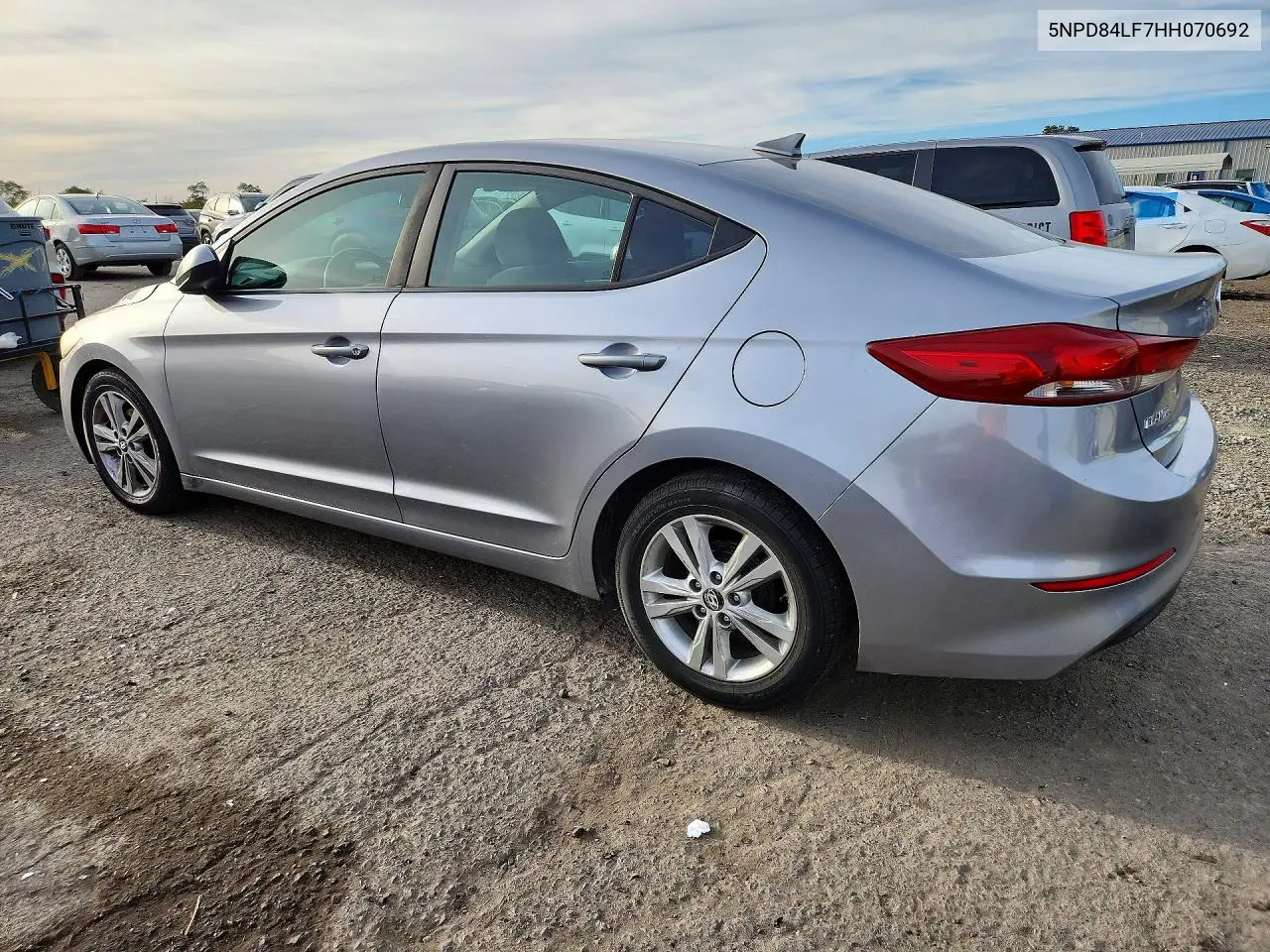 2017 HYUNDAI ELANTRA VIN 5NPD84LF7HH070692 — фото 2