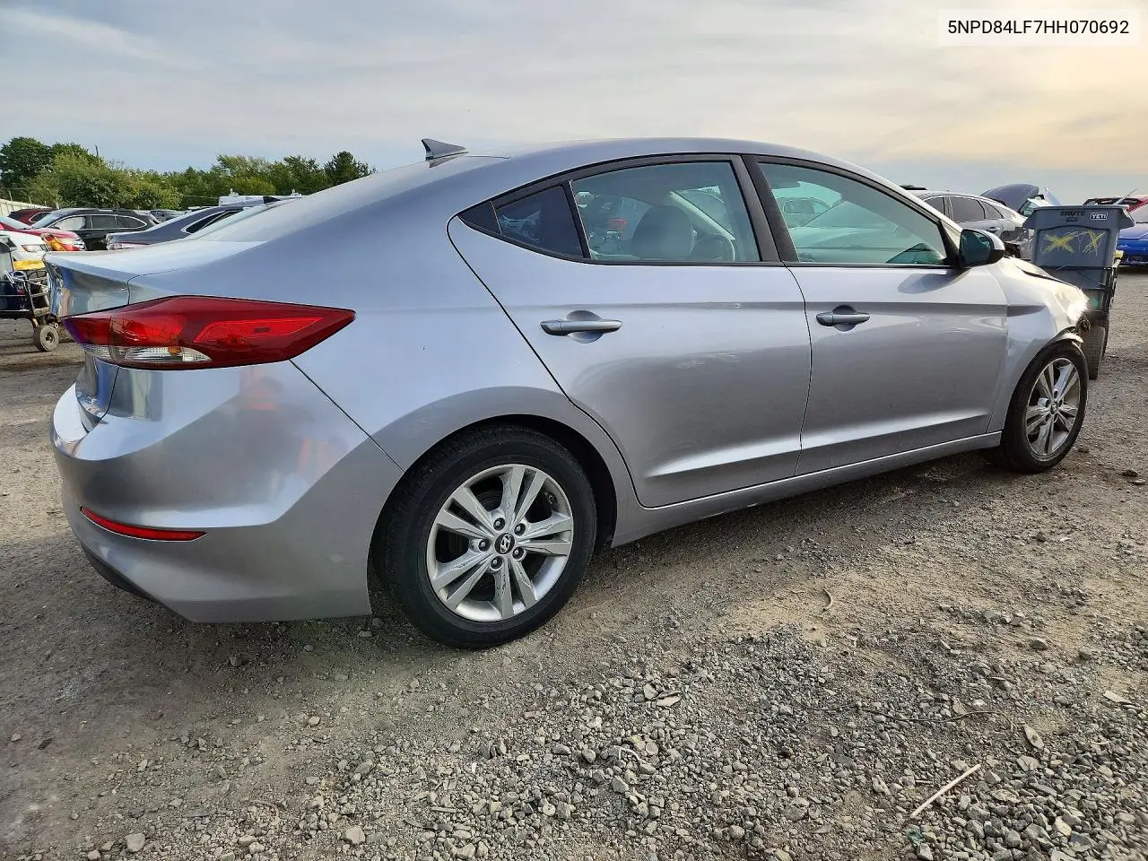 2017 HYUNDAI ELANTRA VIN 5NPD84LF7HH070692 — фото 3