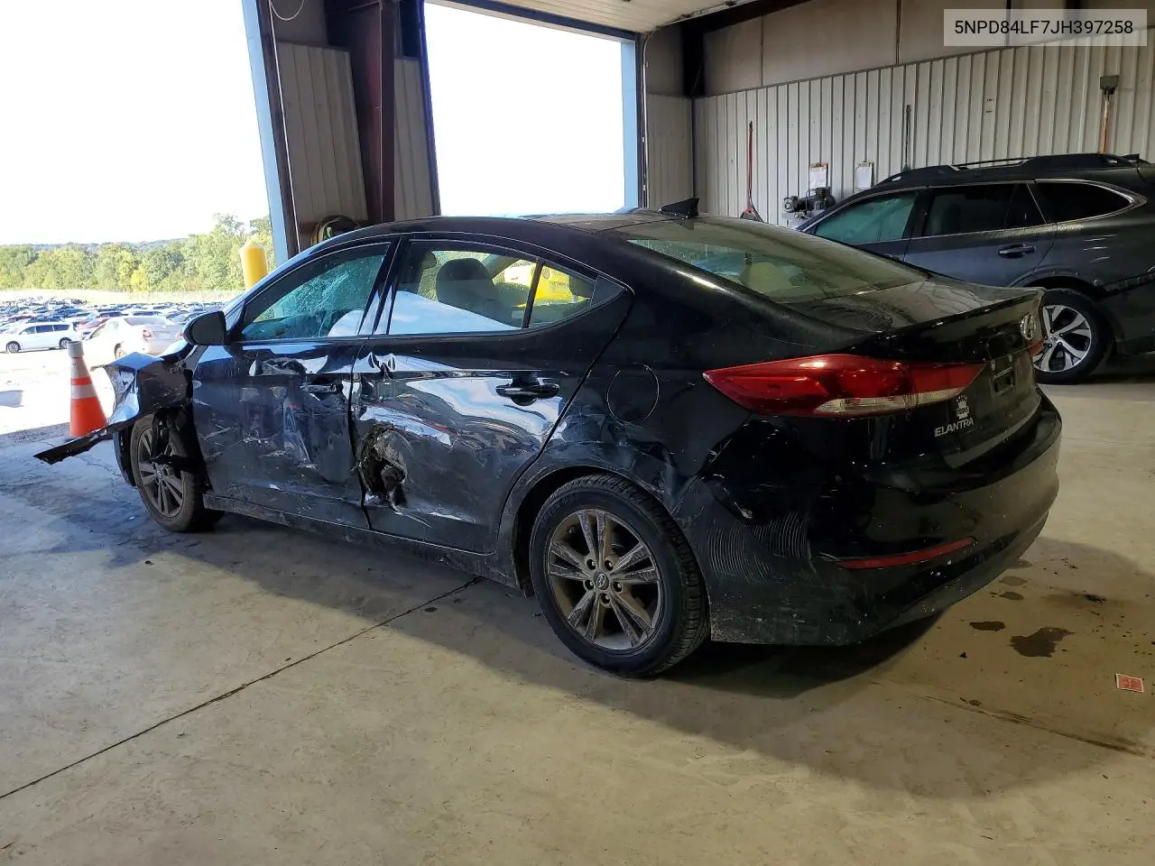 2018 HYUNDAI ELANTRA VIN 5NPD84LF7JH397258 — фото 2