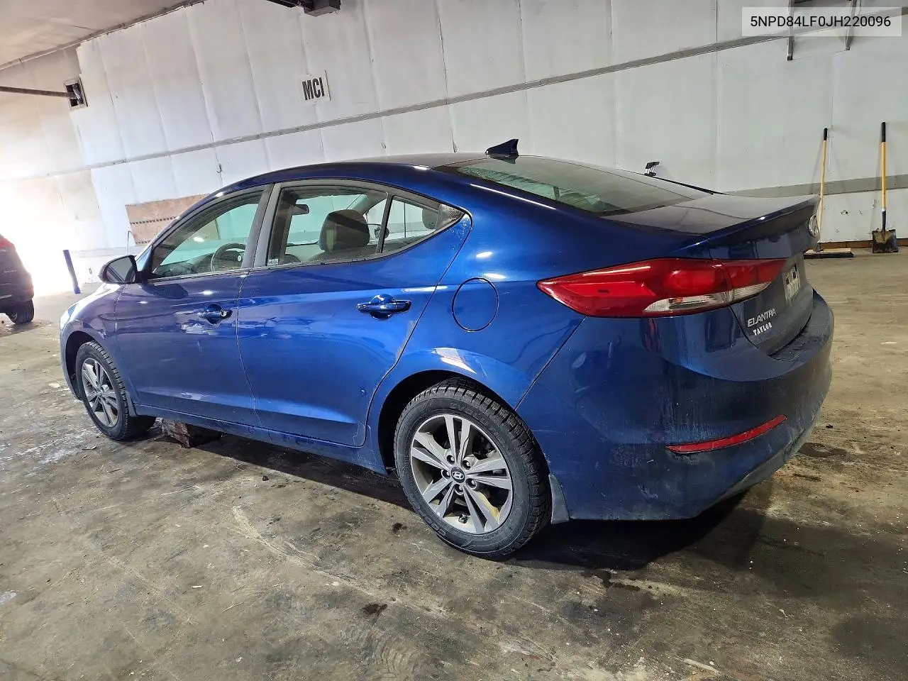 2018 HYUNDAI ELANTRA VIN 5NPD84LF0JH220096 — фото 2