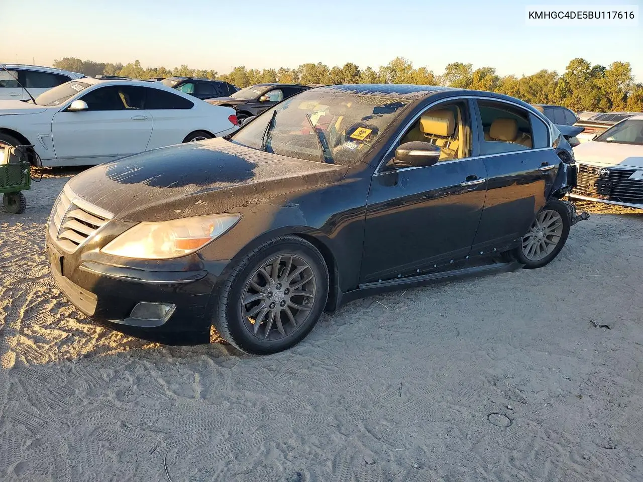 HYUNDAI GENESIS 2011, VIN KMHGC4DE5BU117616
