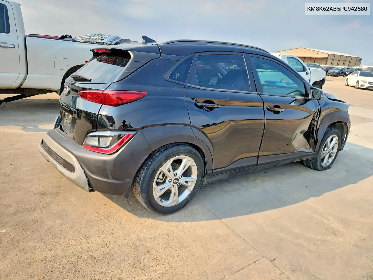 2023 HYUNDAI KONA VIN KM8K62AB5PU942580 — фото 3