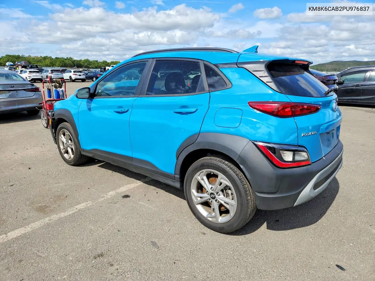 2023 HYUNDAI KONA VIN KM8K6CAB2PU976837 — фото 2