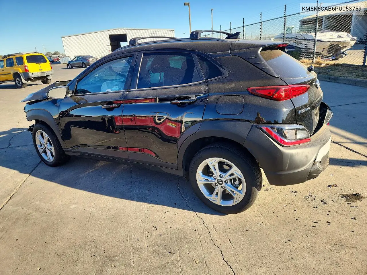 2023 HYUNDAI KONA VIN KM8K6CAB6PU053759 — фото 2