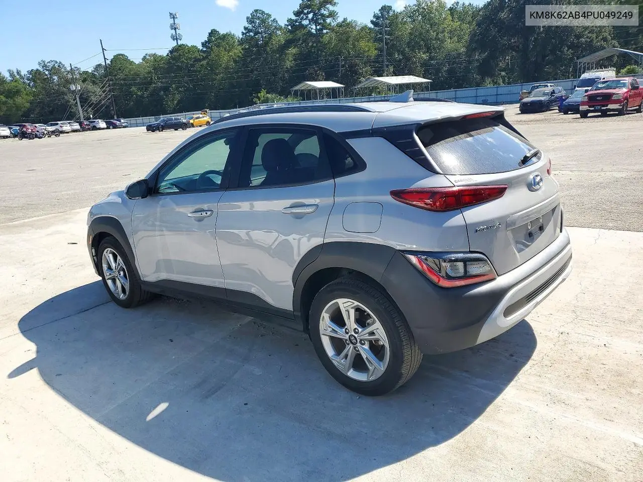 2023 HYUNDAI KONA VIN KM8K62AB4PU049249 — фото 2