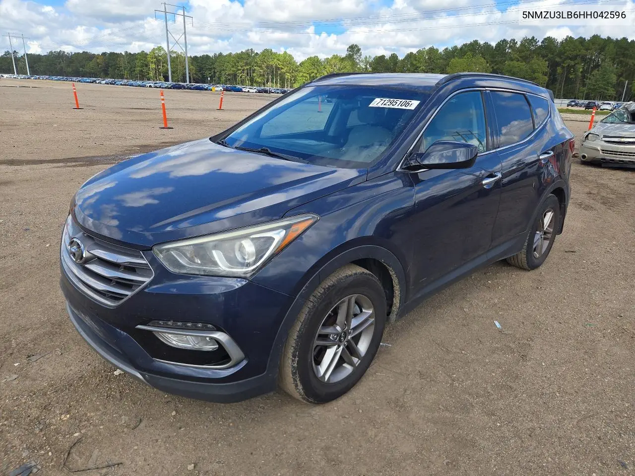 HYUNDAI SANTA FE 2017, VIN 5NMZU3LB6HH042596