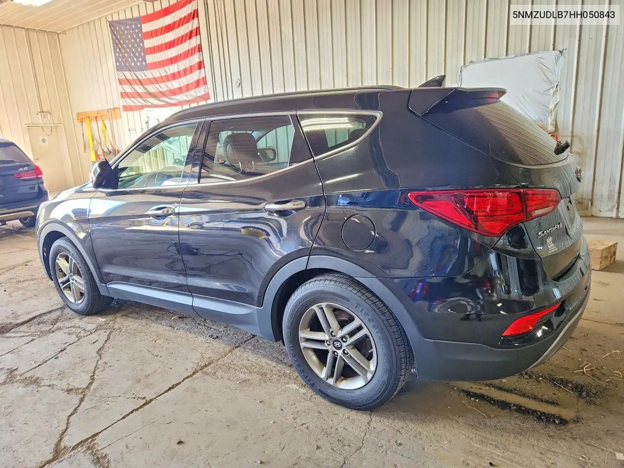 2017 HYUNDAI SANTA FE VIN 5NMZUDLB7HH050843 — фото 2