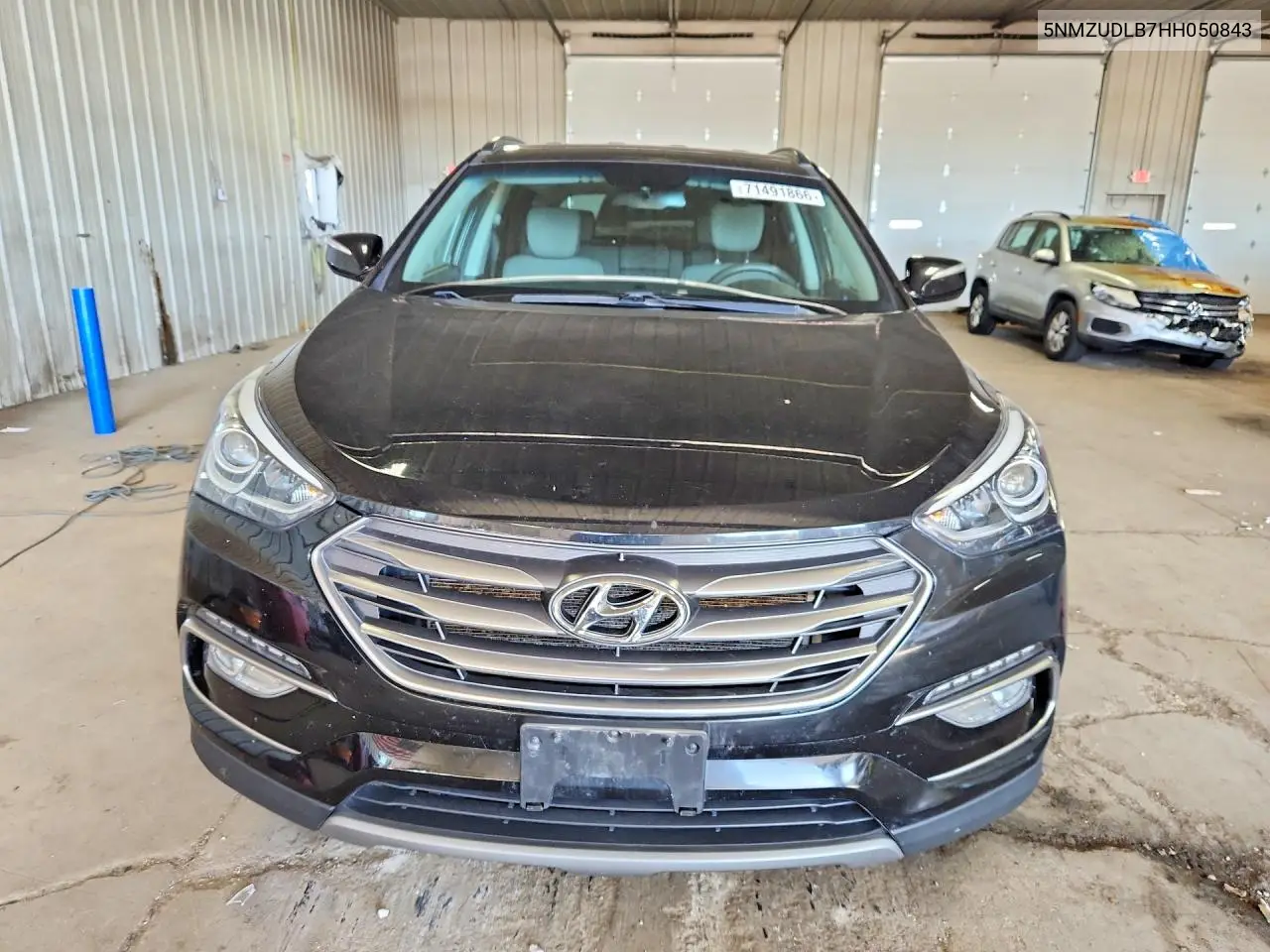 2017 HYUNDAI SANTA FE VIN 5NMZUDLB7HH050843 — фото 5