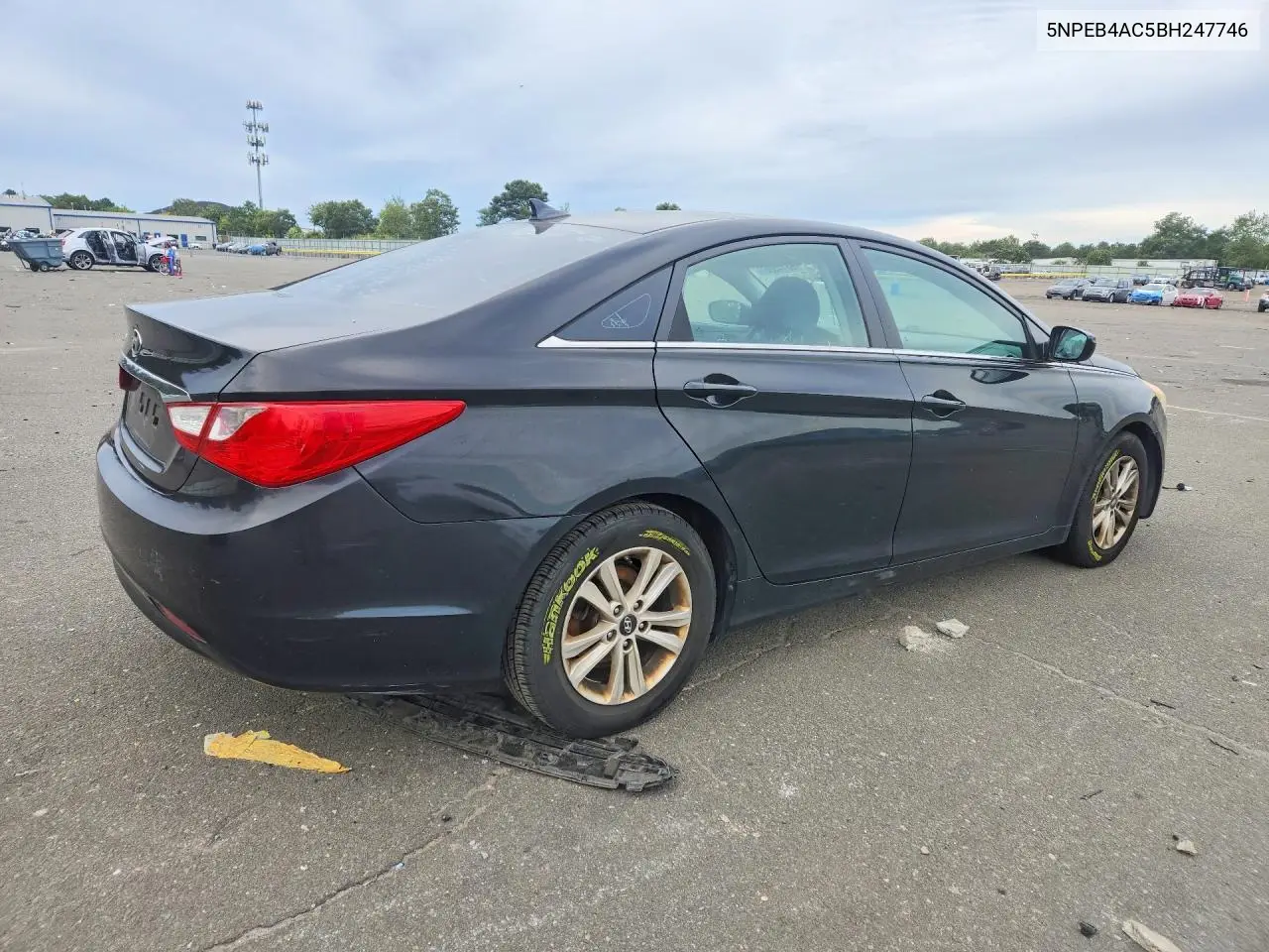 2011 HYUNDAI SONATA VIN 5NPEB4AC5BH247746 — фото 3