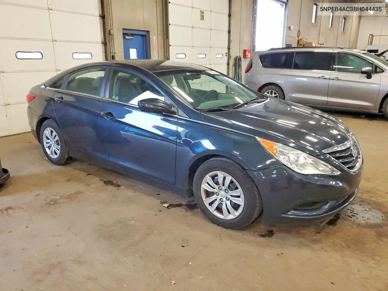 2011 HYUNDAI SONATA VIN 5NPEB4AC3BH044435 — фото 4