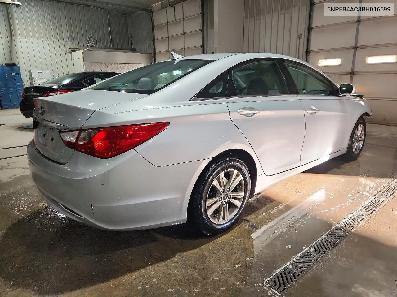 2011 HYUNDAI SONATA VIN 5NPEB4AC3BH016599 — фото 3