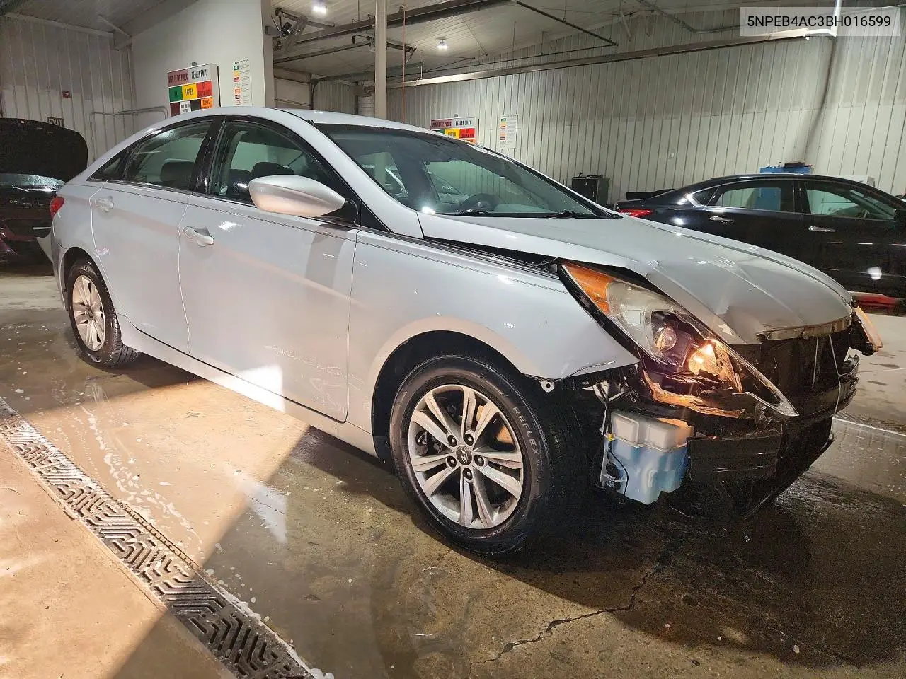 2011 HYUNDAI SONATA VIN 5NPEB4AC3BH016599 — фото 4