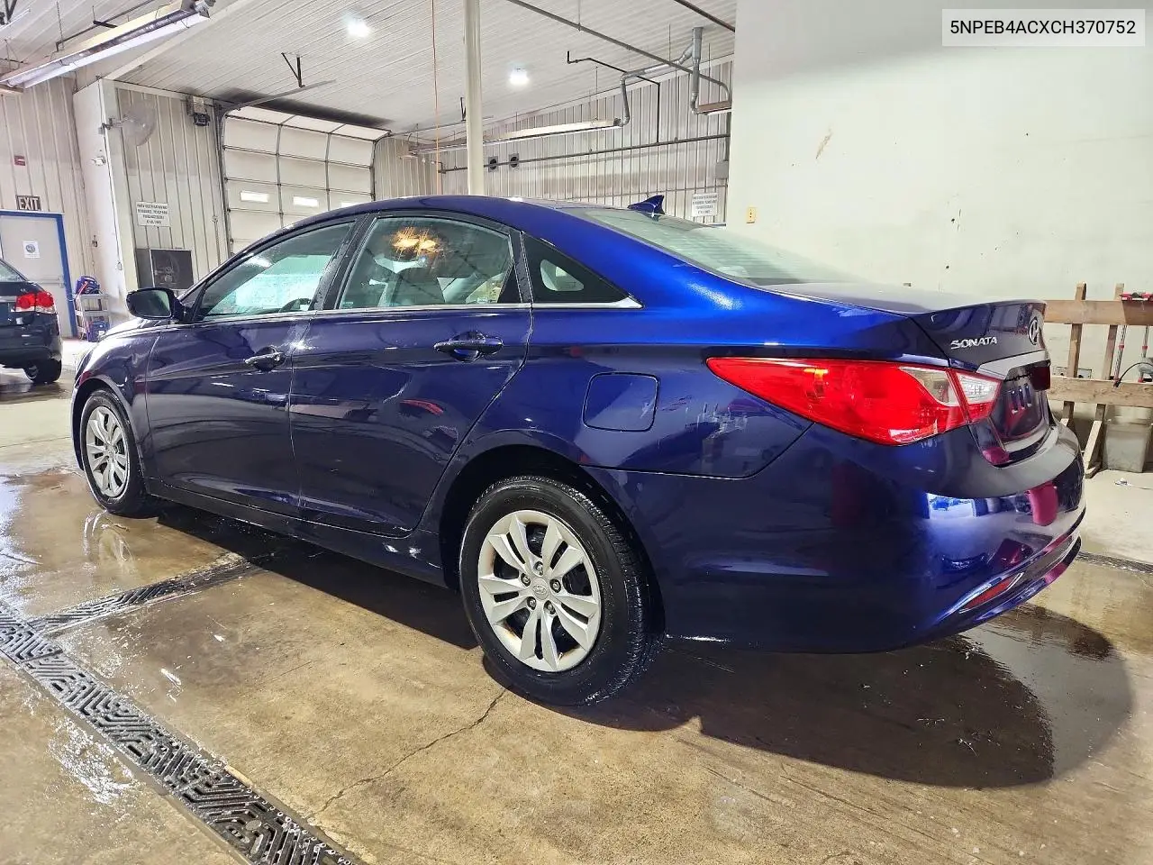 2012 HYUNDAI SONATA VIN 5NPEB4ACXCH370752 — фото 2