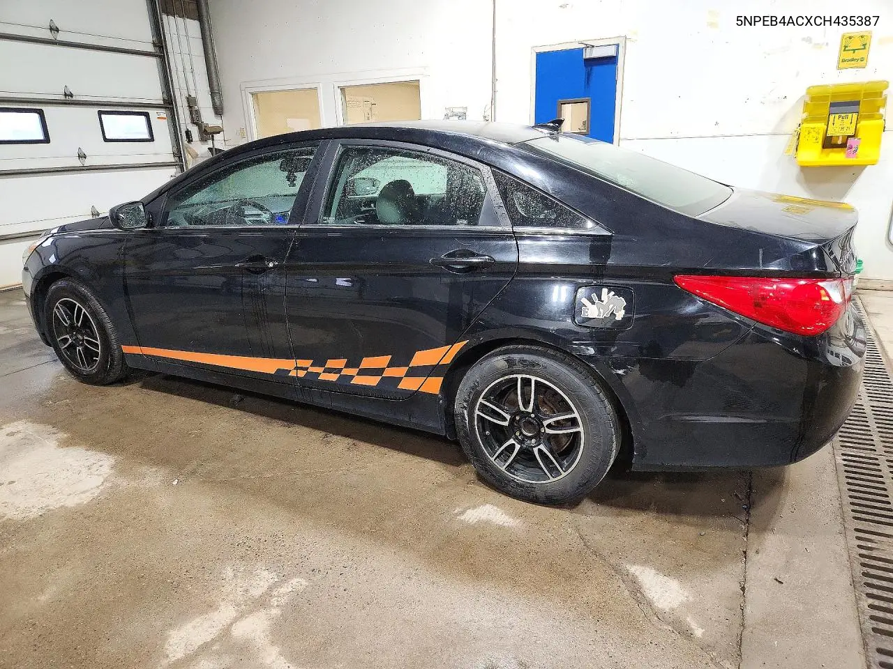 2012 HYUNDAI SONATA VIN 5NPEB4ACXCH435387 — фото 2