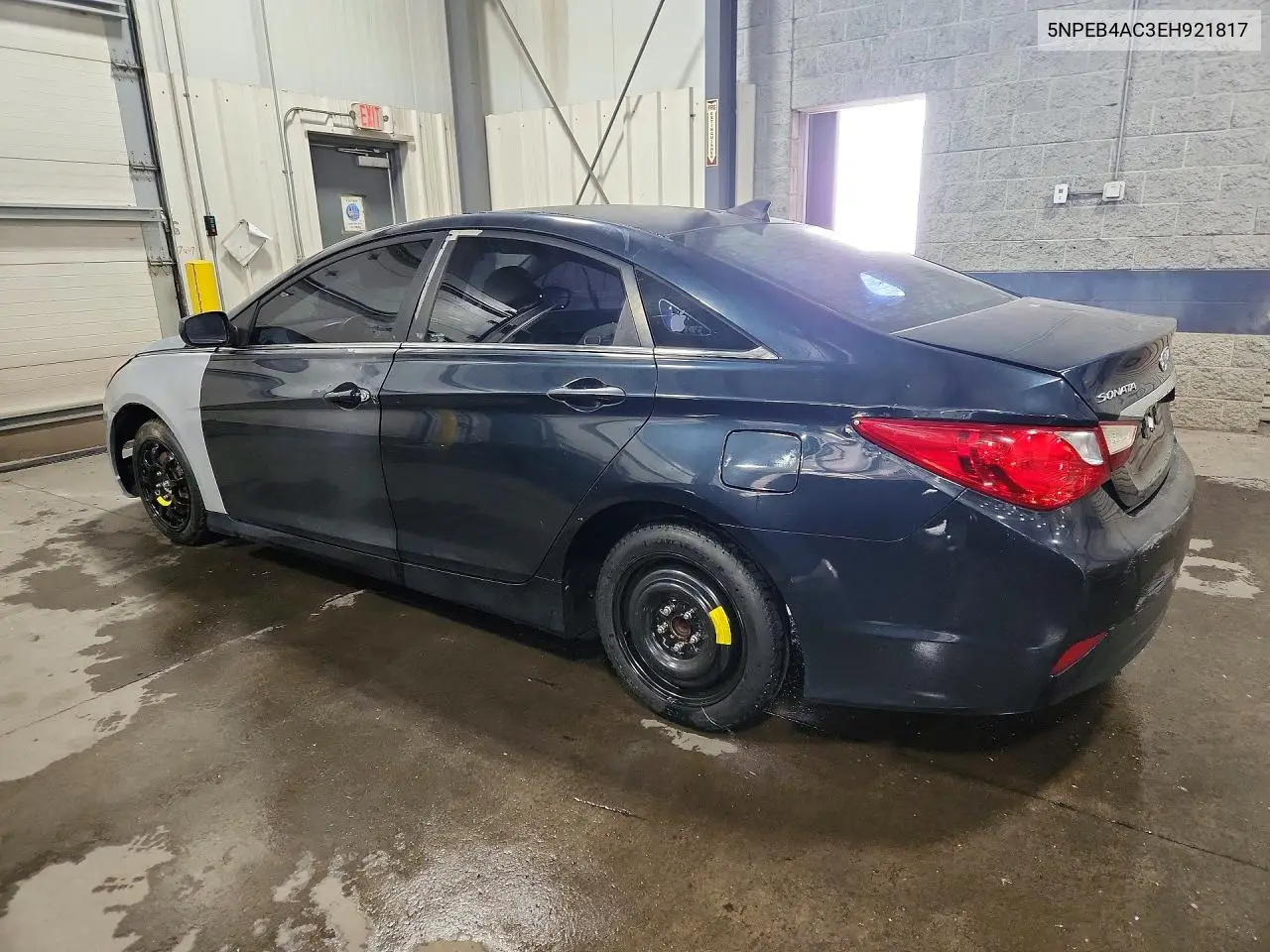 2014 HYUNDAI SONATA VIN 5NPEB4AC3EH921817 — фото 2