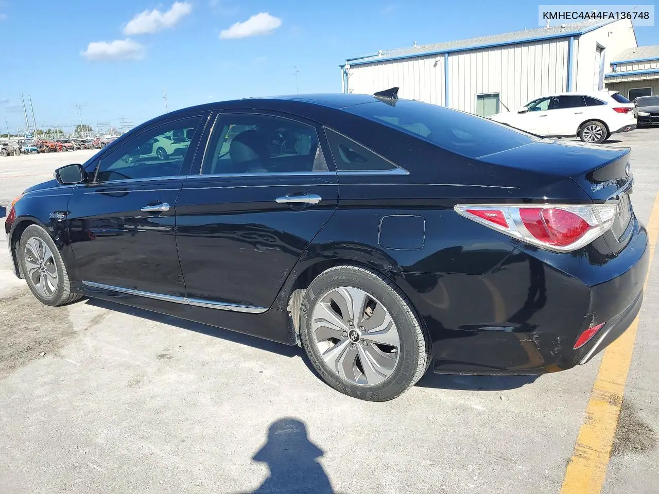 2015 HYUNDAI SONATA VIN KMHEC4A44FA136748 — фото 2