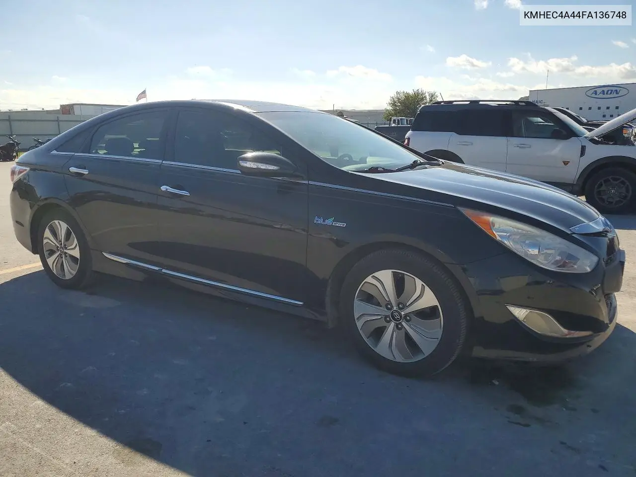 2015 HYUNDAI SONATA VIN KMHEC4A44FA136748 — фото 4