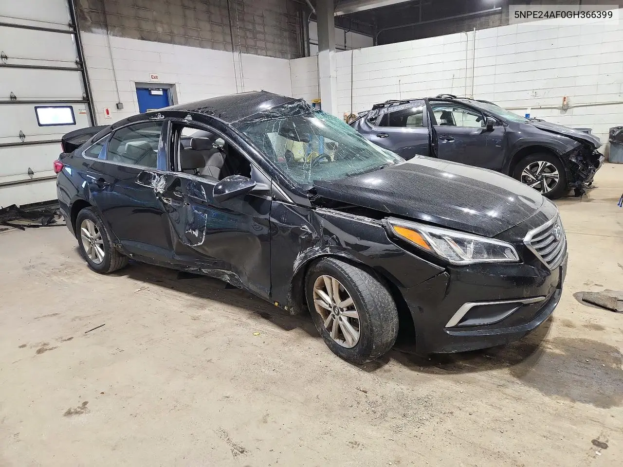 2016 HYUNDAI SONATA VIN 5NPE24AF0GH366399 — фото 4