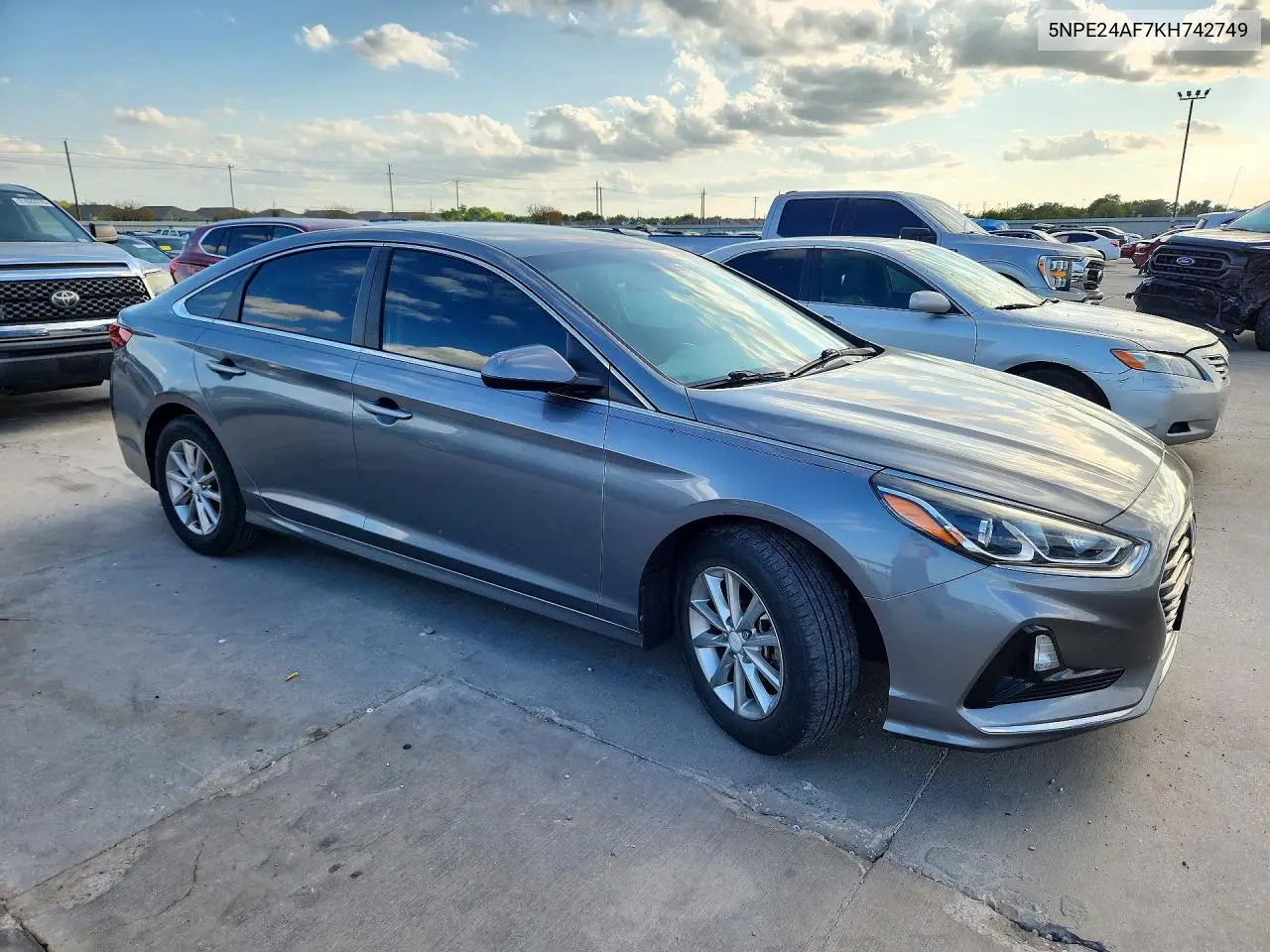 2019 HYUNDAI SONATA VIN 5NPE24AF7KH742749 — фото 4