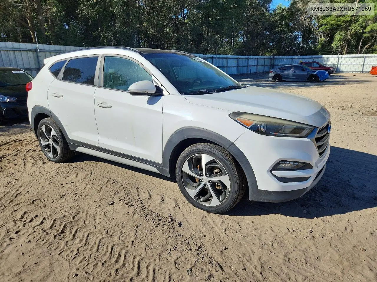 2017 HYUNDAI TUCSON VIN KM8J33A2XHU571069 — фото 4