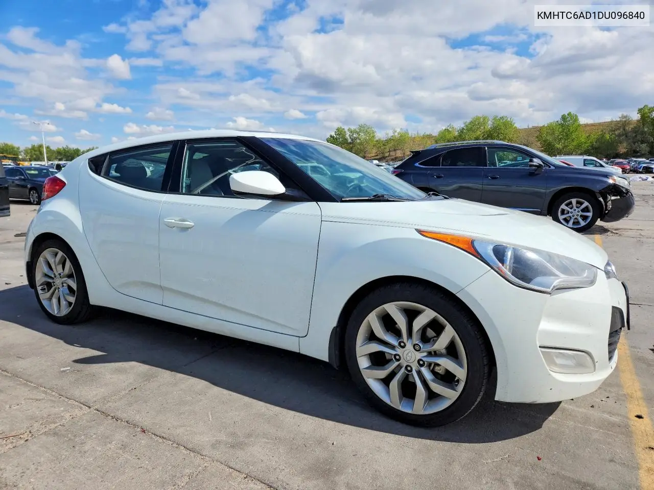 2013 HYUNDAI VELOSTER VIN KMHTC6AD1DU096840 — фото 4