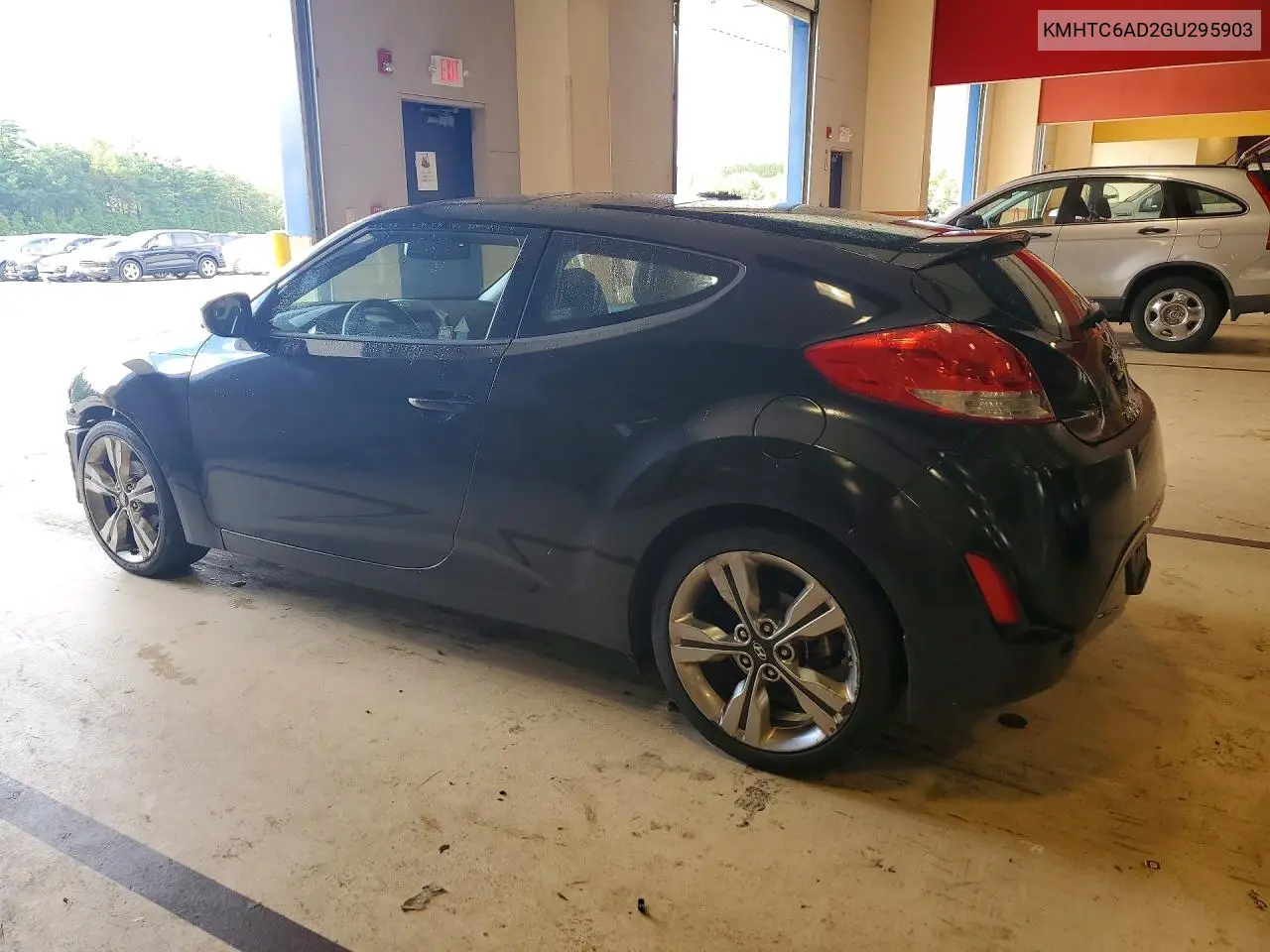 2016 HYUNDAI VELOSTER VIN KMHTC6AD2GU295903 — фото 2