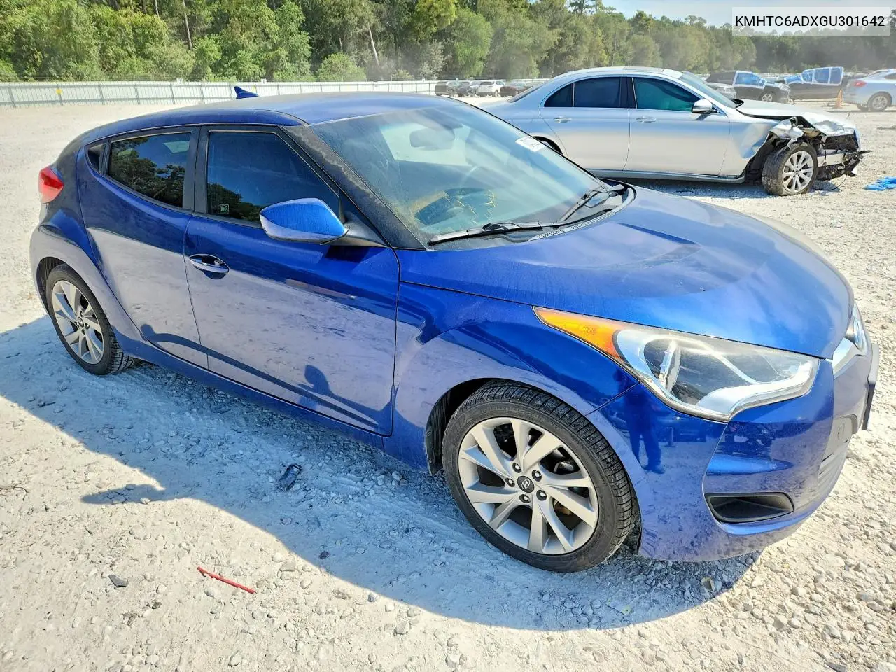 2016 HYUNDAI VELOSTER VIN KMHTC6ADXGU301642 — фото 4