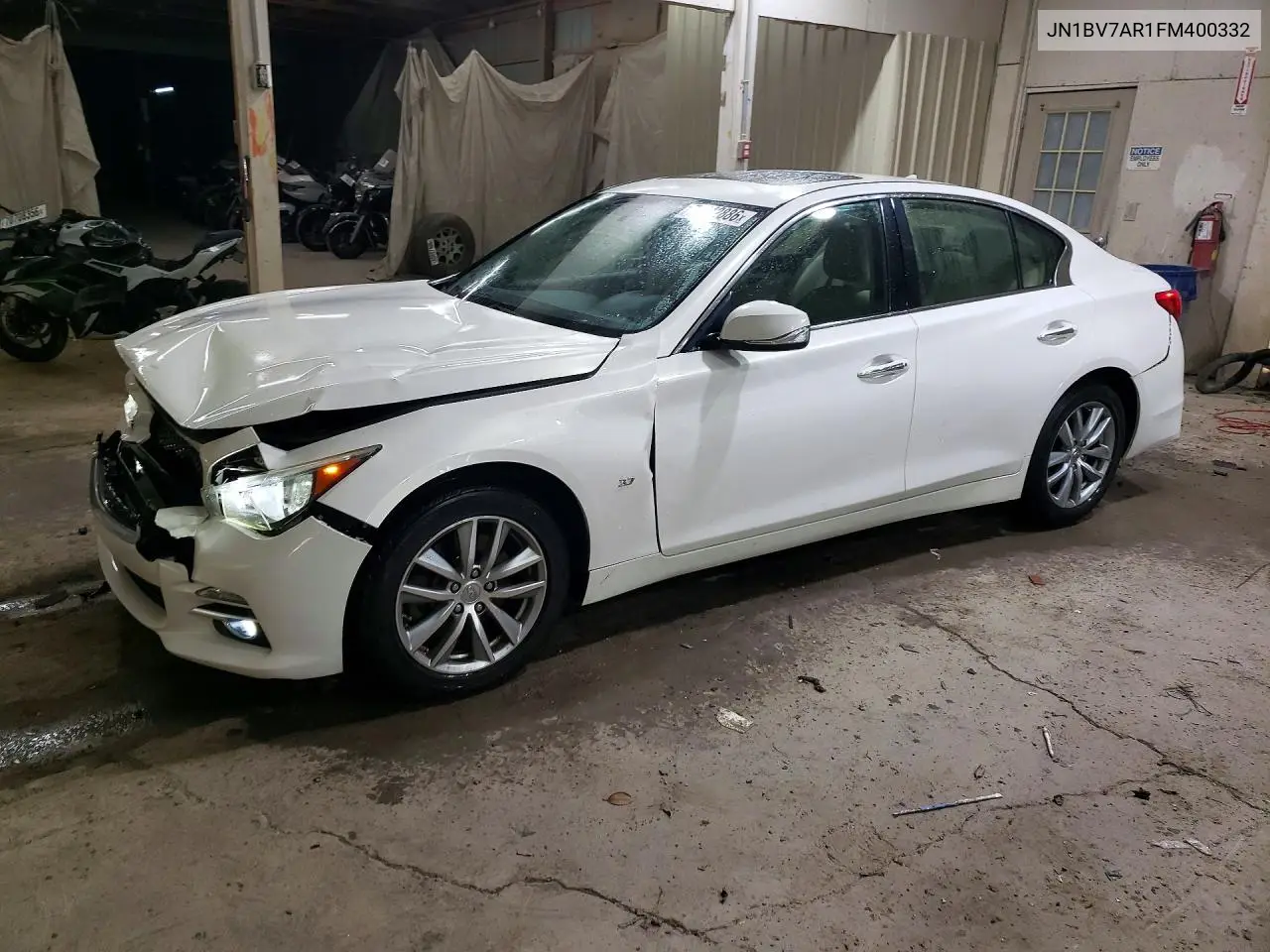 INFINITI Q50 2015, VIN JN1BV7AR1FM400332