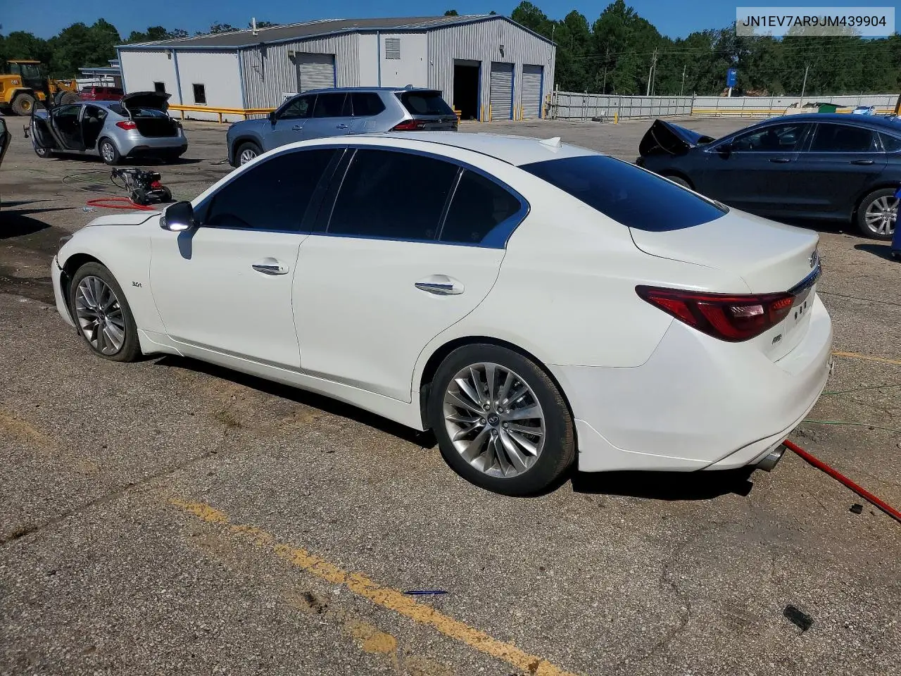 2018 INFINITI Q50 VIN JN1EV7AR9JM439904 — фото 2