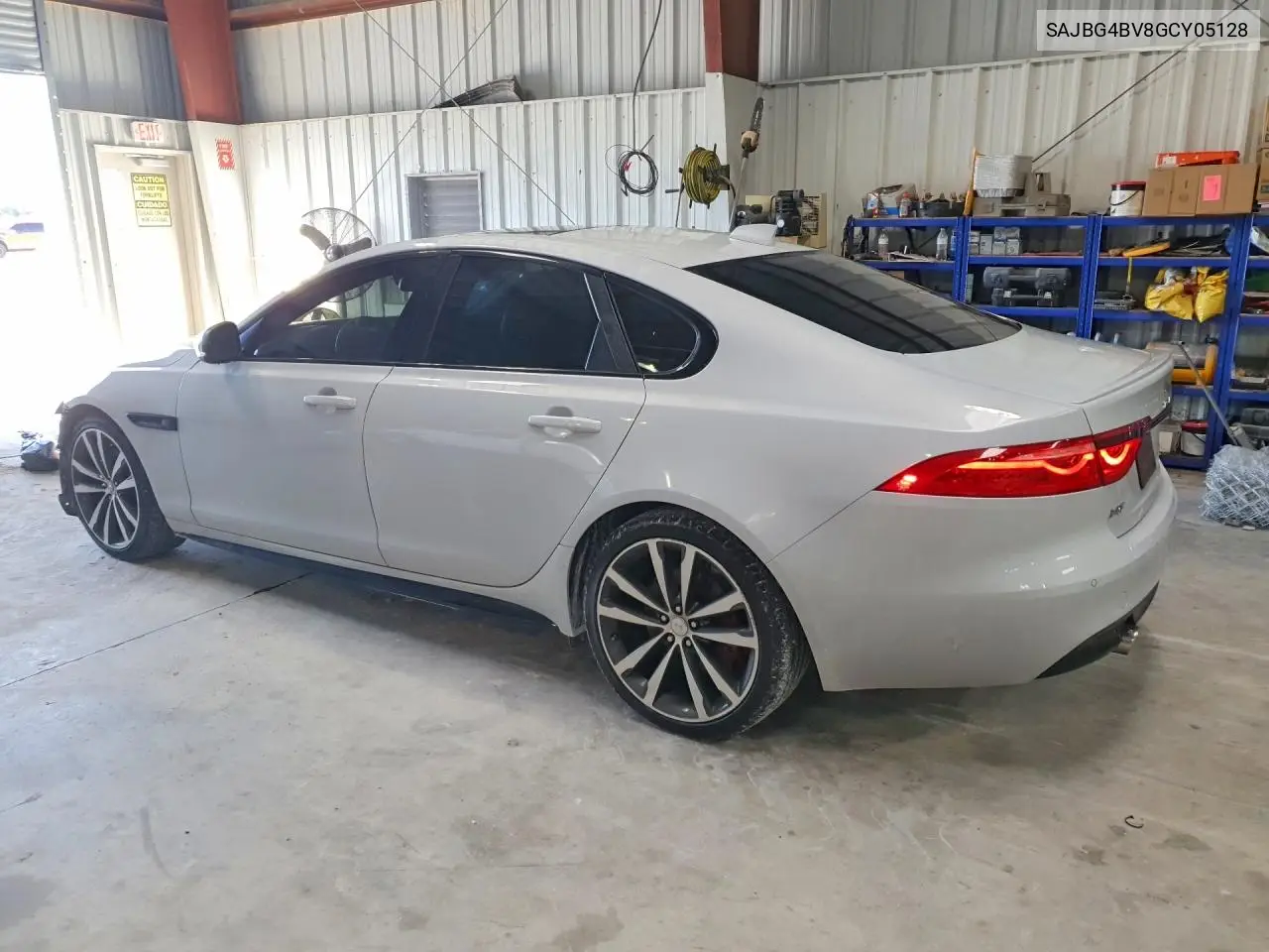 2016 JAGUAR XF VIN SAJBG4BV8GCY05128 — фото 2