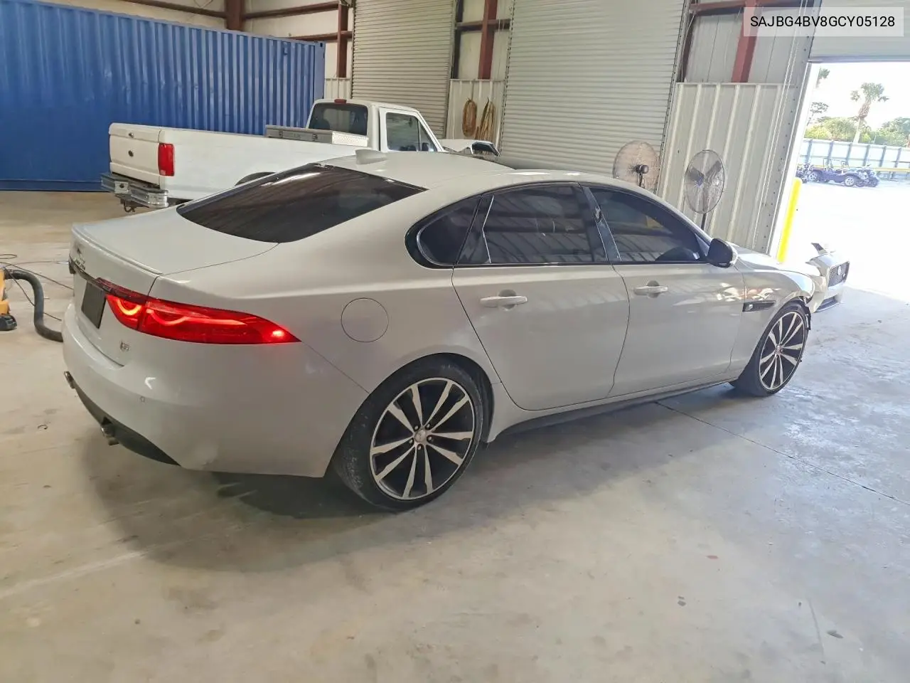 2016 JAGUAR XF VIN SAJBG4BV8GCY05128 — фото 3