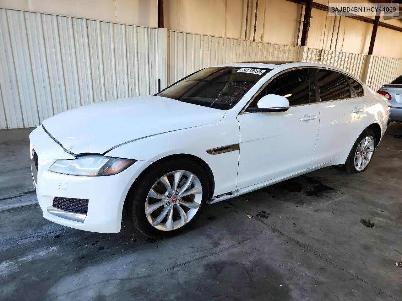 JAGUAR XF 2017, VIN SAJBD4BN1HCY44069