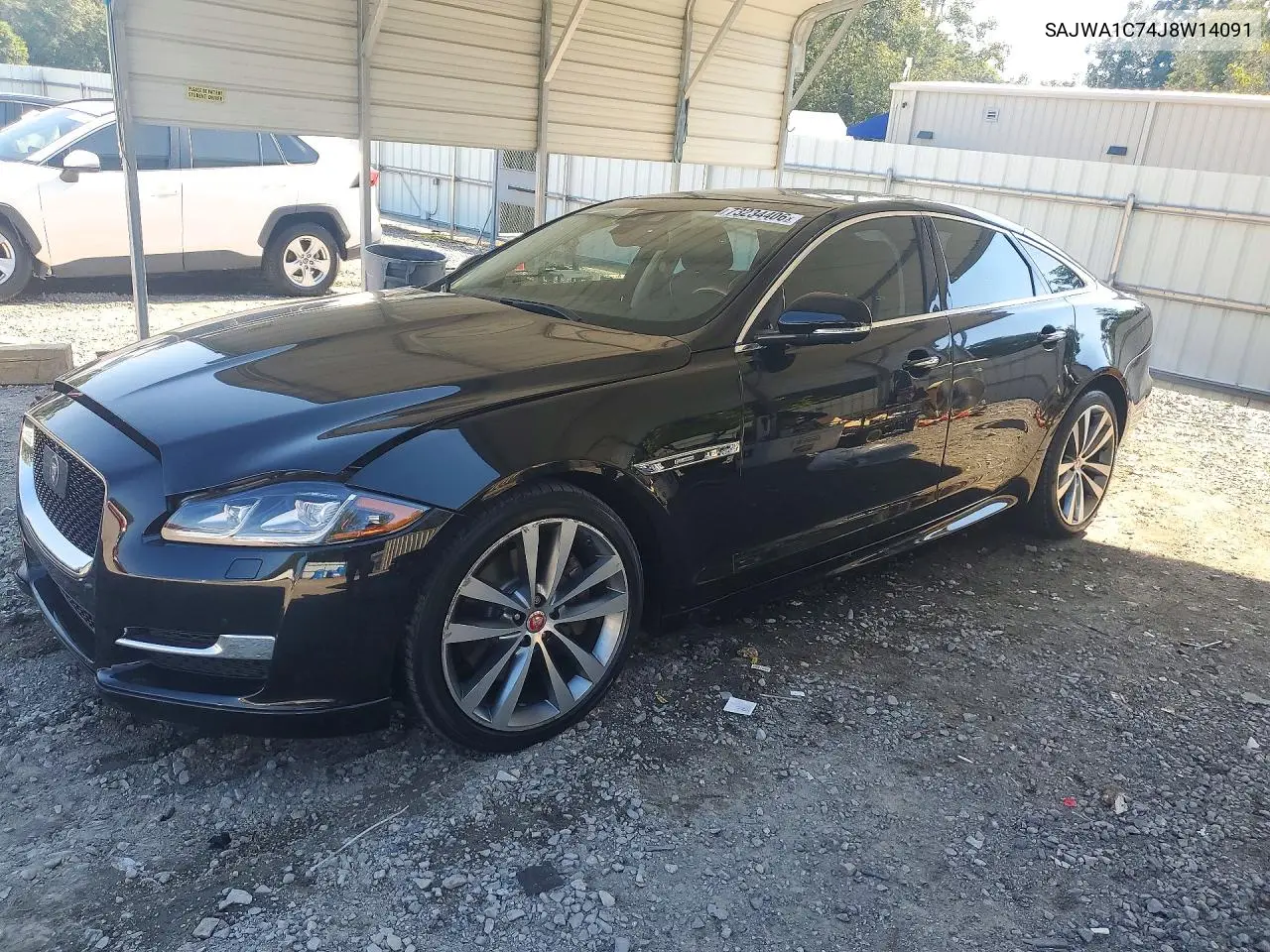 JAGUAR XJ 2018, VIN SAJWA1C74J8W14091