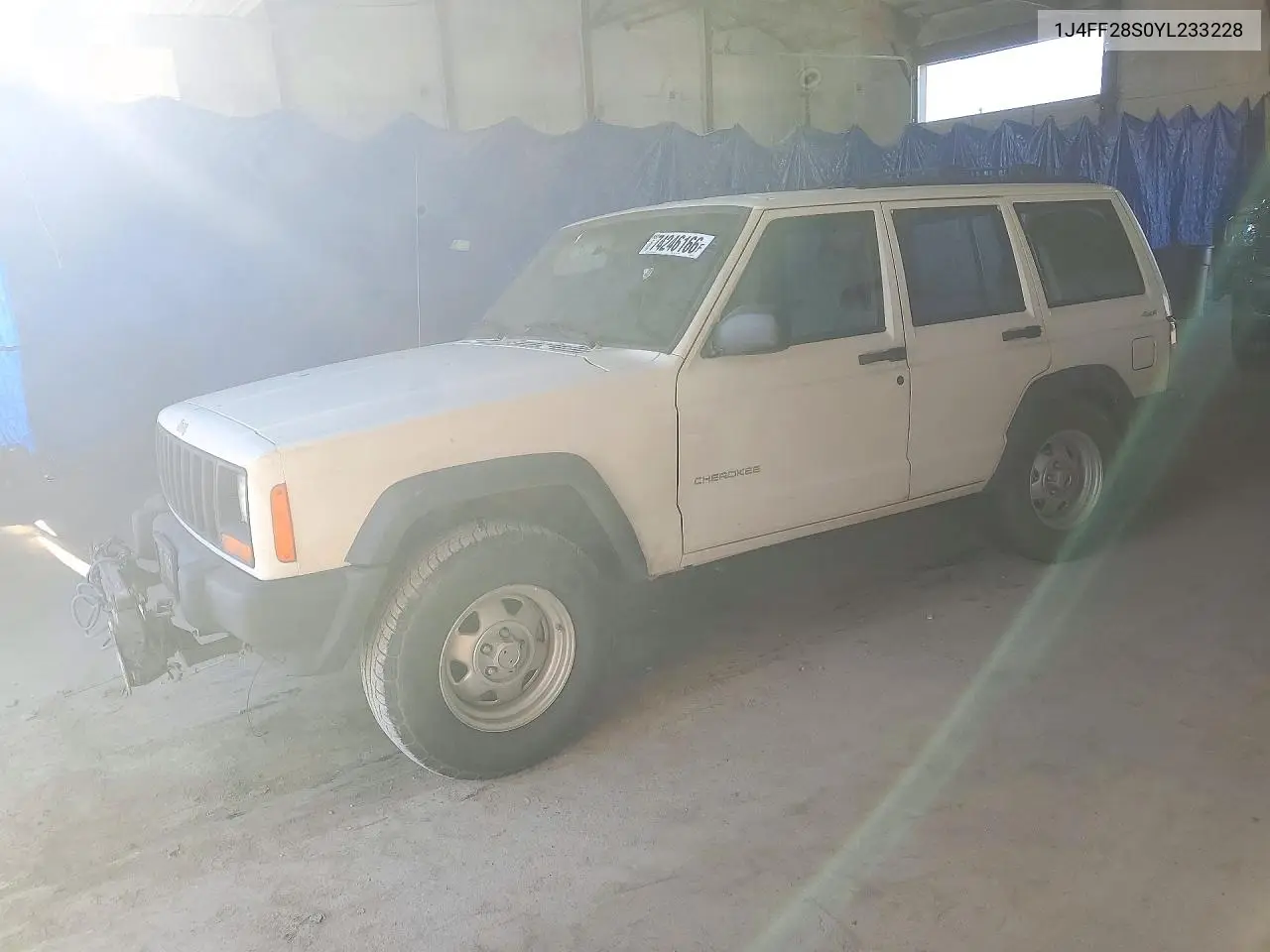 JEEP CHEROKEE 2000, VIN 1J4FF28S0YL233228