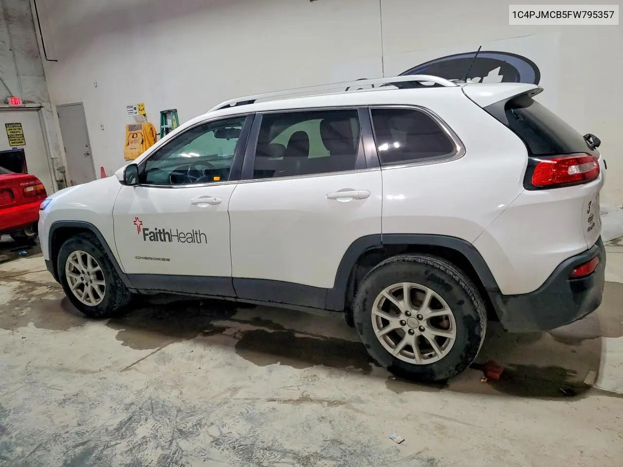 2015 JEEP CHEROKEE VIN 1C4PJMCB5FW795357 — фото 2