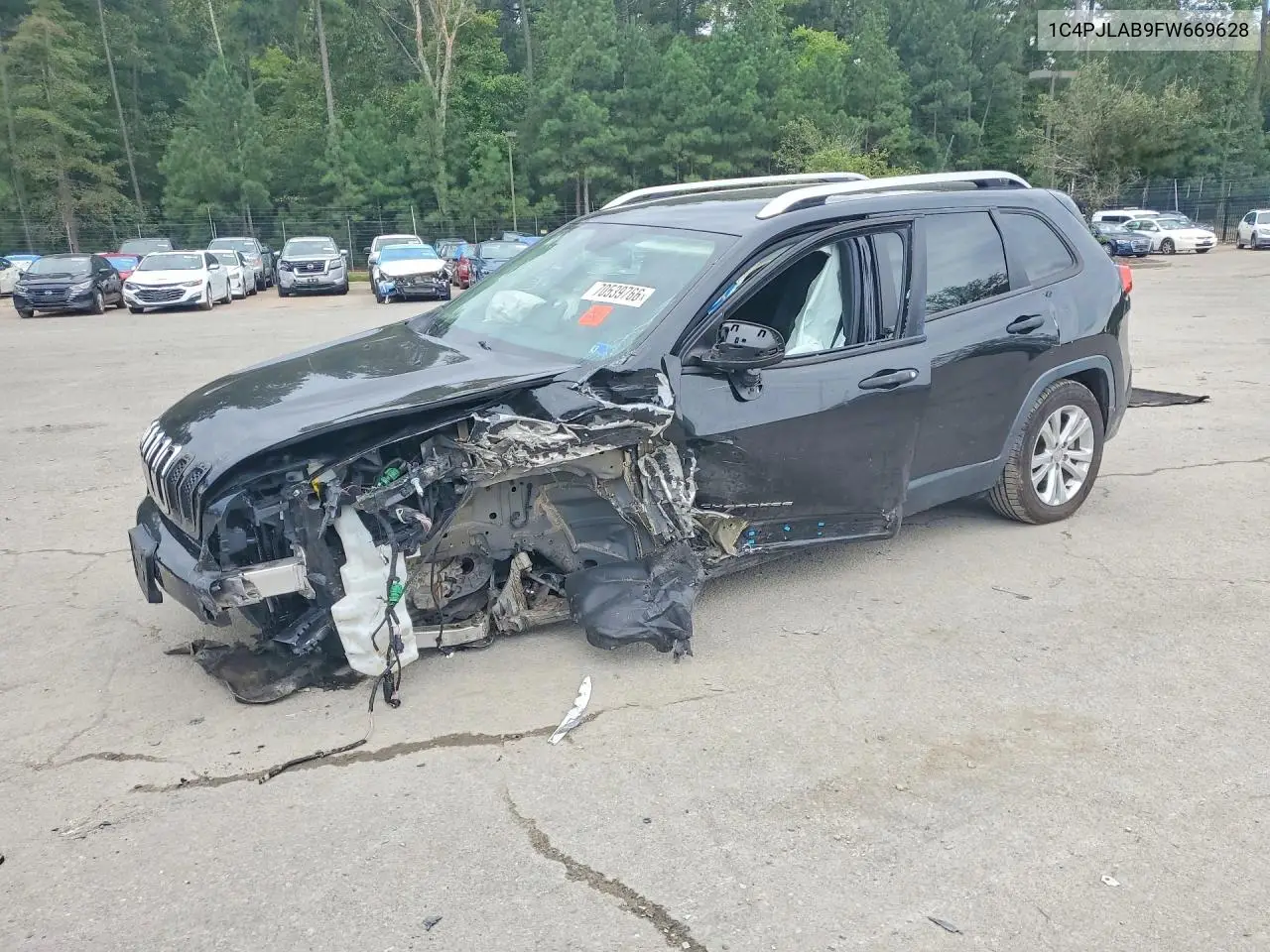 JEEP CHEROKEE 2015, VIN 1C4PJLAB9FW669628