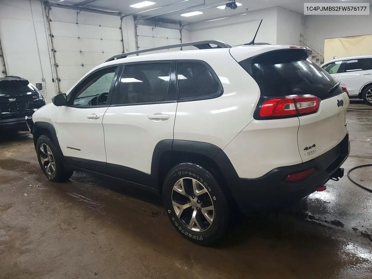 2015 JEEP CHEROKEE VIN 1C4PJMBS2FW576177 — фото 2