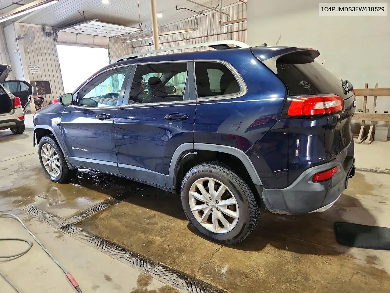 2015 JEEP CHEROKEE VIN 1C4PJMDS3FW618529 — фото 2