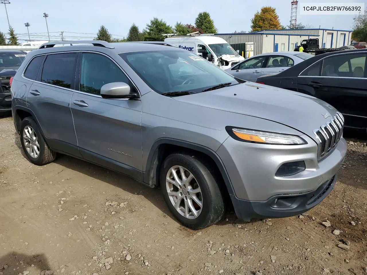 2015 JEEP CHEROKEE VIN 1C4PJLCB2FW766392 — фото 4