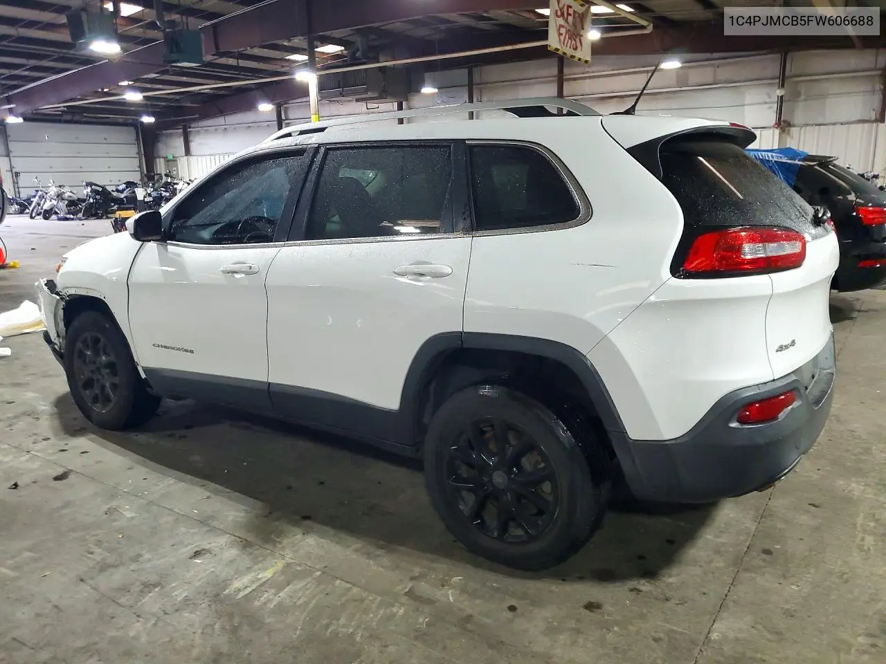 2015 JEEP CHEROKEE VIN 1C4PJMCB5FW606688 — фото 2