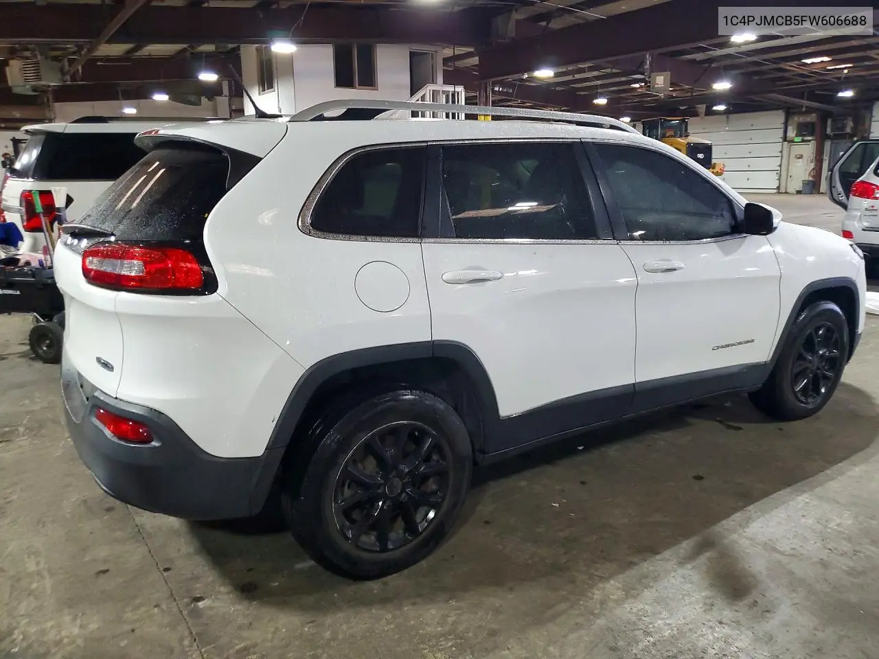 2015 JEEP CHEROKEE VIN 1C4PJMCB5FW606688 — фото 3