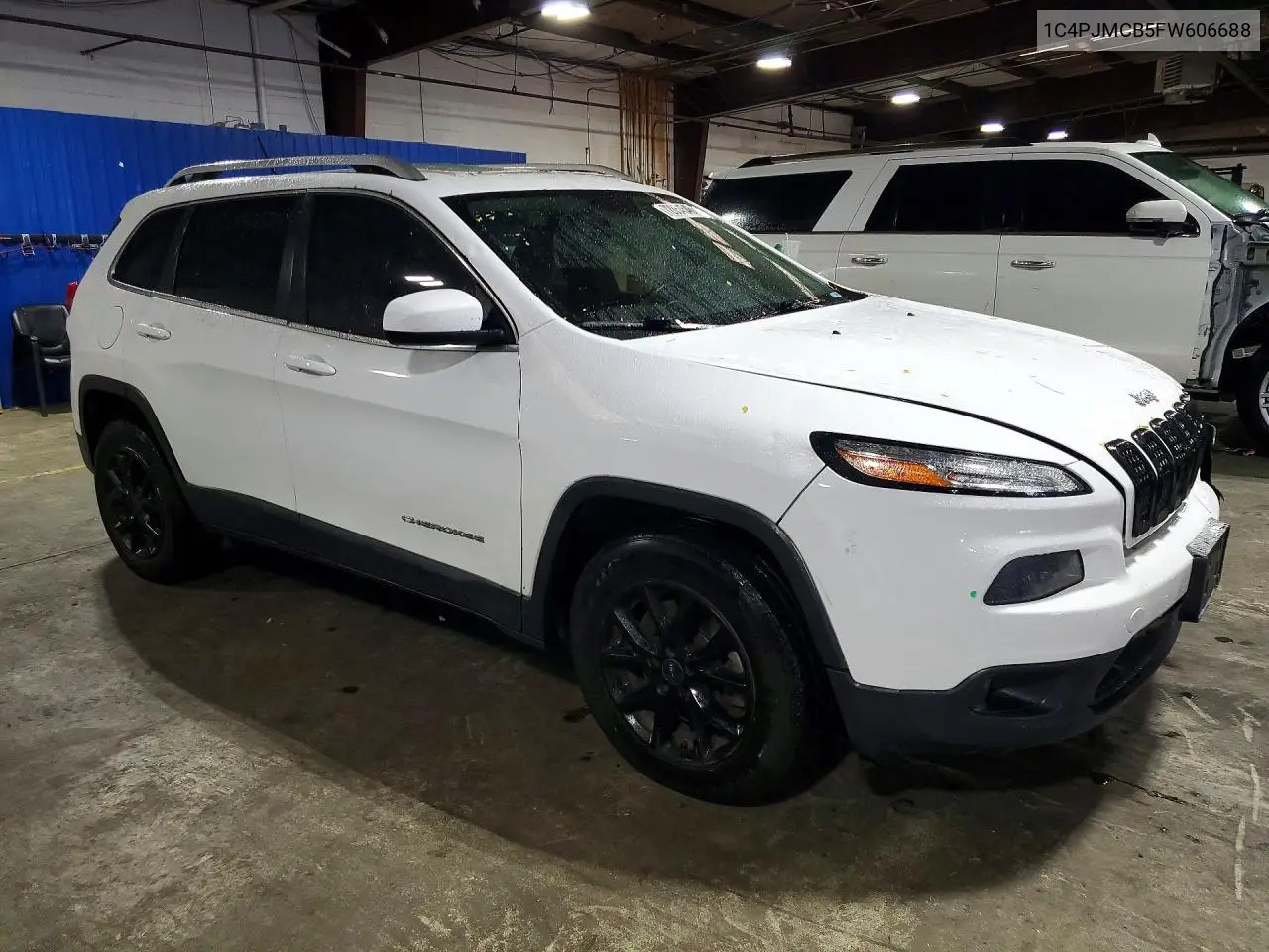 2015 JEEP CHEROKEE VIN 1C4PJMCB5FW606688 — фото 4