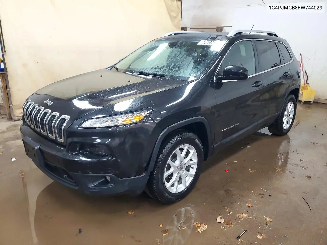 JEEP CHEROKEE 2015, VIN 1C4PJMCB8FW744029