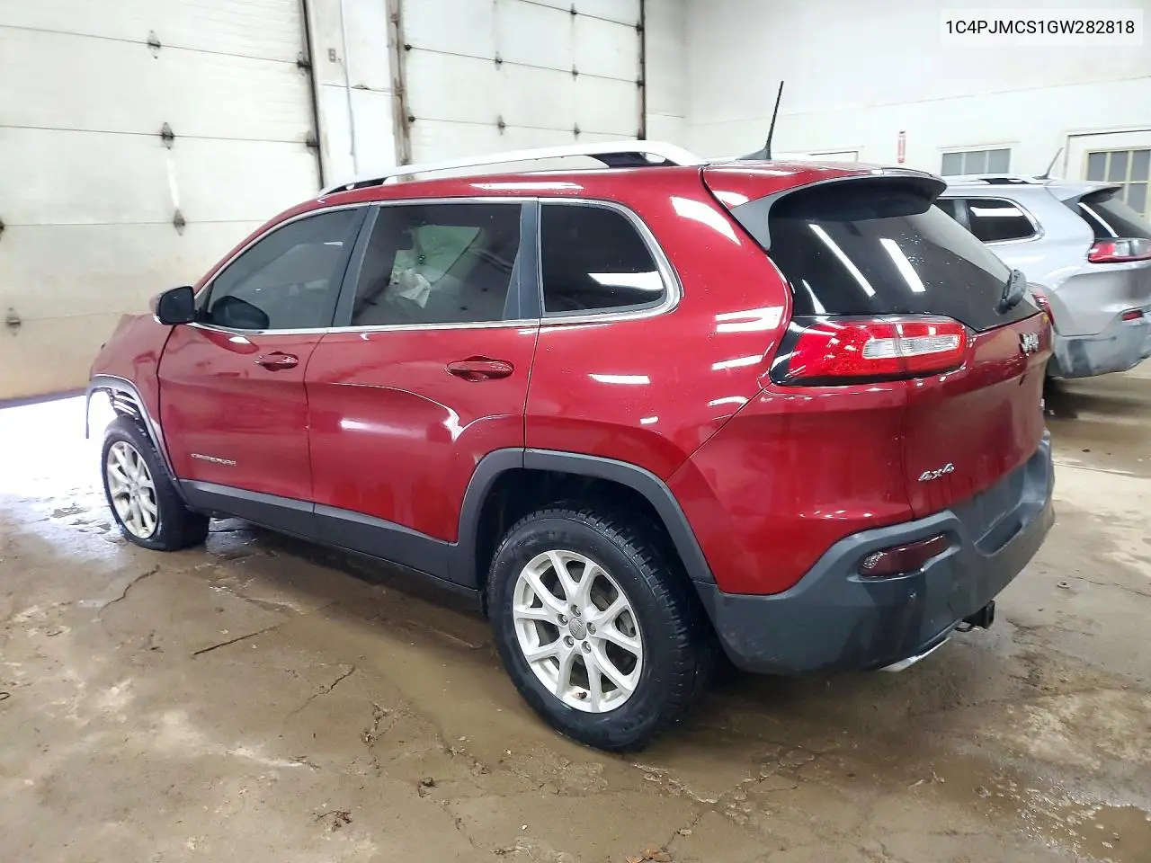 2016 JEEP CHEROKEE VIN 1C4PJMCS1GW282818 — фото 2