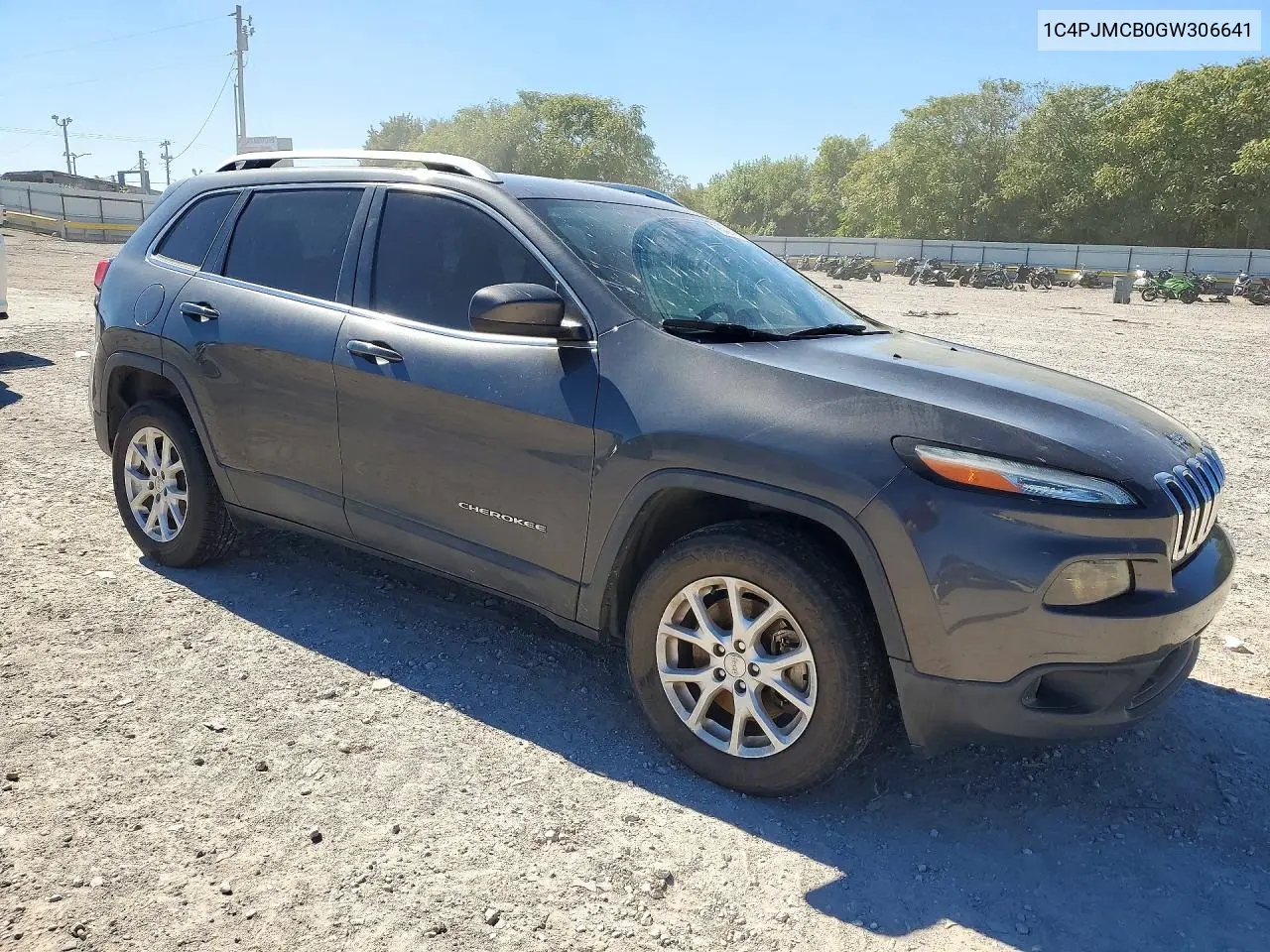 2016 JEEP CHEROKEE VIN 1C4PJMCB0GW306641 — фото 4