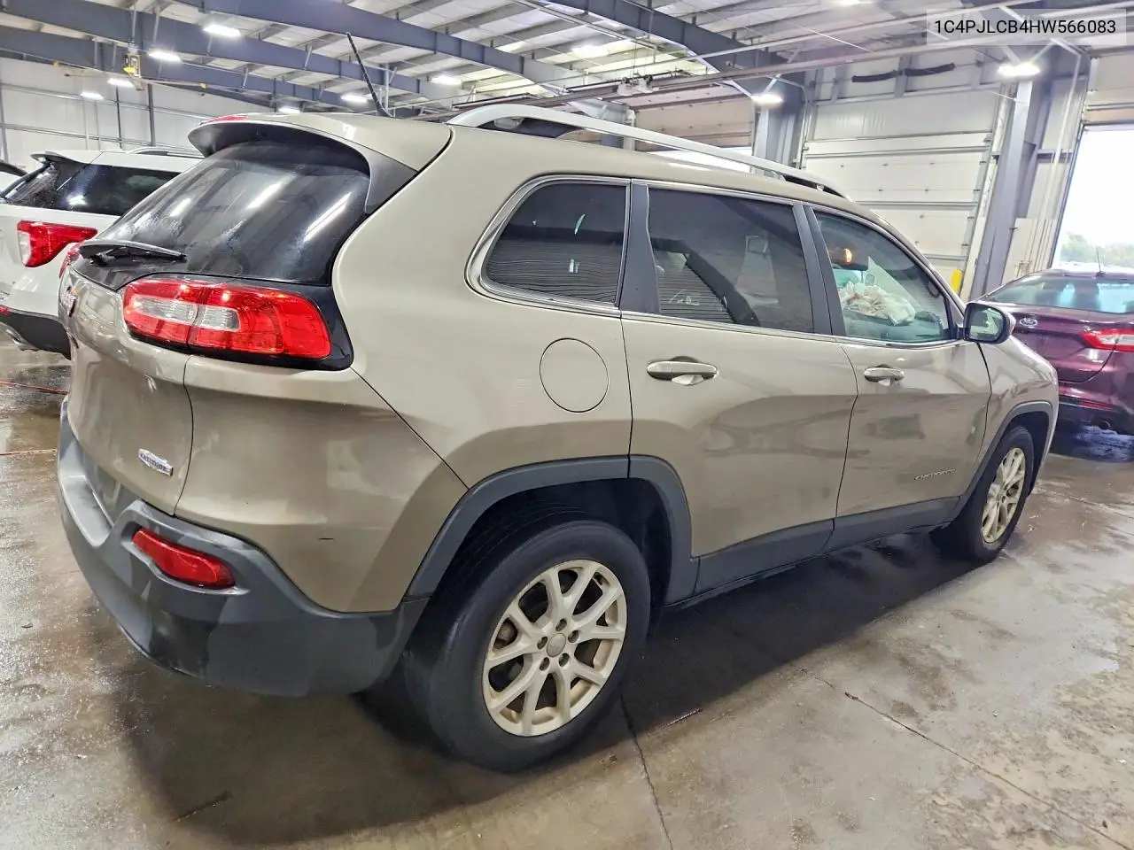 2017 JEEP CHEROKEE VIN 1C4PJLCB4HW566083 — фото 3