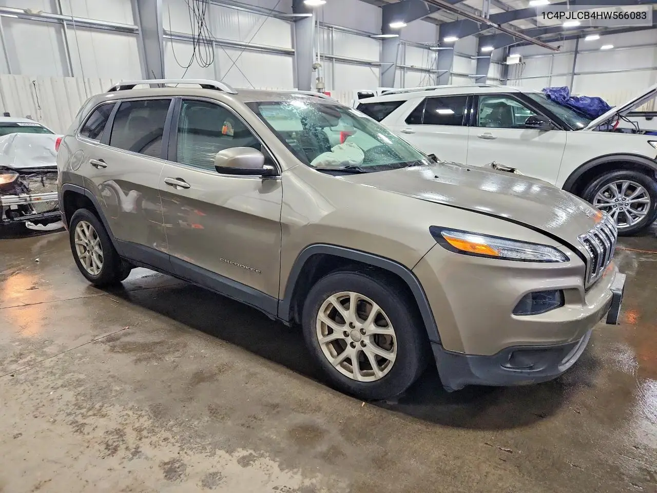 2017 JEEP CHEROKEE VIN 1C4PJLCB4HW566083 — фото 4